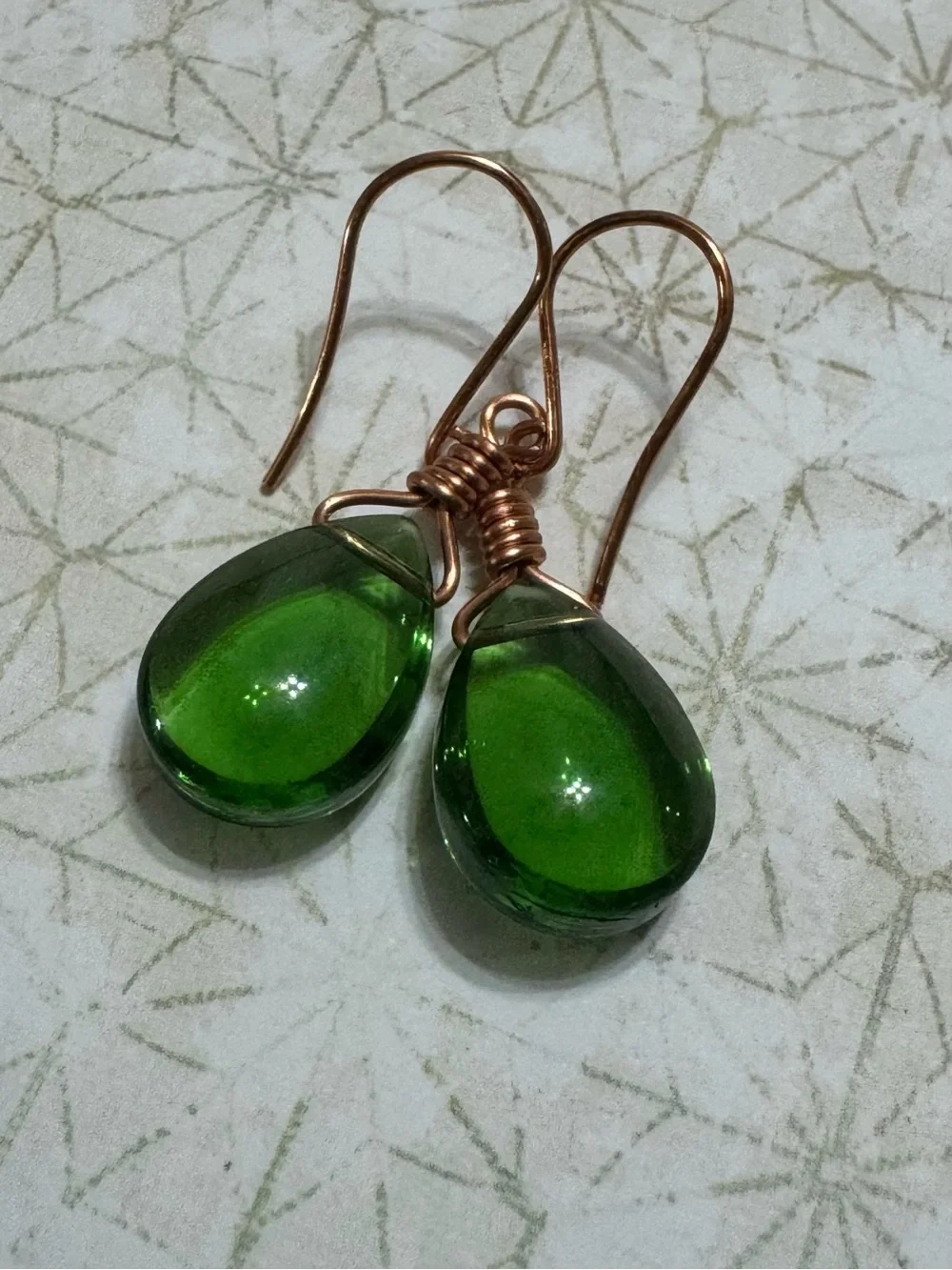 GREEN DYED QUARTZ CRYSTAL EARRINGS NEW